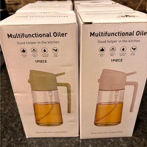 Multifunctional Oiler with Comfort Grip